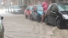 UPOZORENjE ZA TURISTE: Oluja, grad i jak vetar zahvatili omiljenu letnju destinaciju (VIDEO)