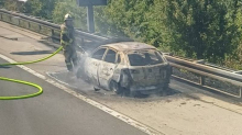 VIDEO Izgorio auto na A1: Nastala kolona od tri km