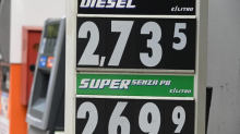 Benzina, non si ferma la corsa dei prezzi. A Milano record oltre 2,6 euro al litro