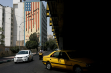 Ameriški napadi začasno ustavljeni? V ZDA naj bi bili zaskrbljeni zaradi stanja zalog streliva.
