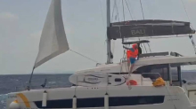 VIDEO Ovo je jedrilica s koje je kod Šolte pao skiper i nestao! Jako je nevrijeme, digli i avion