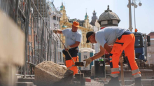 Na glavnom trgu u Zagrebu postavljaju spremnike za otpad, HDZ-ovci: 'To je neprihvatljivo'