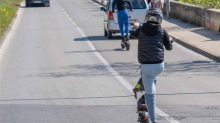 Maloljetnice kraj Zadra pale s romobila, jedna se bori za život