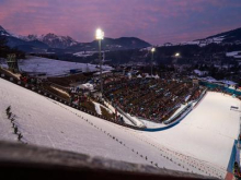 V ligi ICE tudi spektakel pod skakalnico v Bischofshofnu