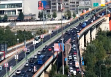 DRAMA NA GAZELI! Zapalio se autobus usred beogradskog špica, saobraćaj u smeru ka Nišu POTPUNO PARALISAN: Hitne službe na terenu!