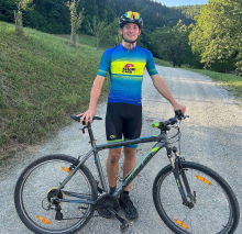 Navidezno dirko le za dve točki dobil 