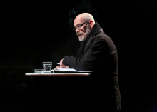 Umrl dolgoletni član ansambla znamenitega gledališča Burgtheater Johannes Krisch