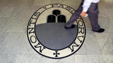 Sulla fusione Mps-Mediobancail calendario aiuta Lovaglio