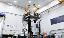 Nova američka svemirska letjelica s dvije robotske ruke servisira satelite, no mogla bi imati i vojnu ulogu