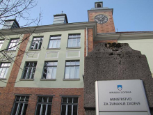 Zunanje ministrstvo išče veleposlanike za Hrvaško, BiH, Izrael, Filipine ...