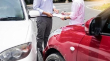Risarcimenti al ribasso e standard opachi: l’allarme dei periti sui sinistri liquidati con l’IA
