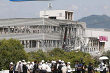 Število žrtev potresa na Japonskem naraslo na 30. Razmere otežuje vročina.