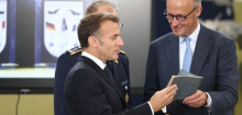 Friedrich Merz liest diesen Sommer die KI-Enzyklika von Papst Leo und »Das Narrenschiff« von Christoph Hein