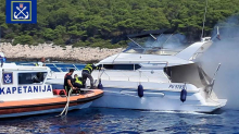 FOTO Drama kod Hvara: Planula brodica, spasili su četvero ljudi. Među njima bilo i dvoje djece!