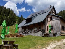 To pa bo višincev! Koča na Loki in Raduha iz doline. #video