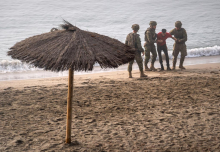 Razmere v Ceuti se umirjajo, v špansko esklavo Melilla ponoči skušalo vstopiti okoli 500 ljudi