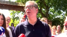 VUČIĆ NAJAVIO VELIKA POVEĆANjA PENZIJA, PLATA I MINIMALCA: 