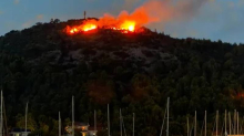 VIDEO Ugasili požar u Dragama: 'Netko je ispalio signalnu raketu, onda je počelo gorjeti!'