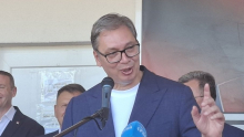PREDSEDNIK SRBIJE POZVAO SVE DOBRE LjUDE U OBNOVLjENU KUĆU VUČIĆA U ČIPULjIĆU:  