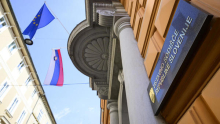 Ustavno sodišče: referendum o zakonu o interventnih ukrepih je dopusten