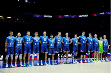 Slovenski odbojkarji četrti, odbojkarice 19. na FIVB-lestvici
