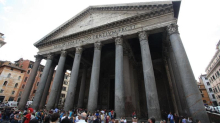 Estate 2026, cresce il turismo culturale in auto: più itinerari tra città d'arte, borghi e monumenti