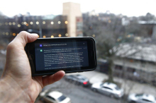 Dvomilijonska pogodba za knjižni prvenec padla v vodo zaradi suma rabe UI