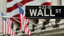 Pregled ameriških trgov: Wall Street zaključil višje ob Bessentovih namigih o skorajšnjem dogovoru med ZDA in Iranom o ponovnem odprtju Hormuške ožine