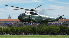 L’elicottero di Trump e un aereo troppo vicini: sotto esame i controllori di Washington