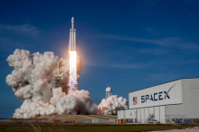 SpaceX z velikimi naložbami v umetno inteligenco vznemiril vlagatelje