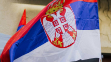 Otočac: Zapalili zastavu Srbije