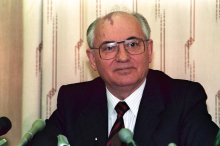 Govorni pomočnik: Алёша (Aljoša) in Горбачёв (Gorbačov), ista črka (ё) in različen izgovor