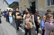 V registru nesnovne kulturne dediščine tudi velikonočno ragljanje v Tržiču in koline