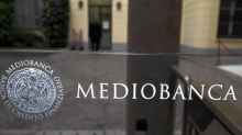 Mediobanca, volano i profitti del semestre. Arginata la fuga dei banker