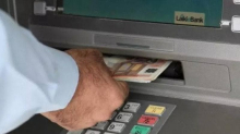 Come funziona il conto base, lo strumento low cost per i redditi bassi. Bankitalia: “Basta ostacoli”