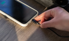 Hoćemo li od 2027. vidjeti više mobitela sa zamjenjivim baterijama? Ne očekujte puno