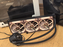 Test Noctua NL-LC1-36 – njihov prvi poskus vodnega hlajenja ni splaval po vodi