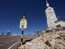 Ciljni vzpon Mont Ventoux: Niewiadoma navidezno prevzela rumeno majico