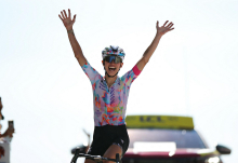 Kasia Niewiadoma osvojila Mont Ventoux in prevzela rumeno majico