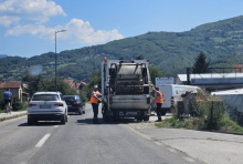 DOK GRAĐANI TRAŽE HLAD, ONI SU NA UŽARENOM ASFALTU! Heroji iz Prijepolja rade po paklenoj vrućini, građani zahvalni: 