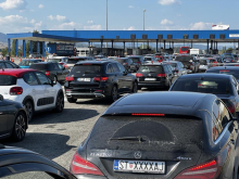 Ko danas kreće na put, neka se naoruža strpljenjem! Na jednom prelazu čeka se čak četiri sata, AMSS upozorava na još jedan problem