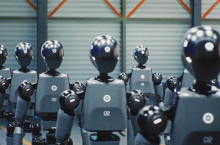Trampov najnoviji udar na Kinu: Zabranio humanoidne robote