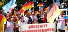 Plauen: 10.000 Menschen demonstrieren gegen die Regierung