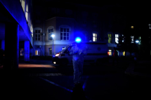 HOROR KOD ŽELEZNIČKE STANICE ZEMUN Muškarac (35) poginuo na mestu: Hteo da pretrči prugu, pa ga PREGAZIO VOZ! Saobraćaj u prekidu
