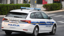 U zavoju na A7 sletio s ceste i zabio se u metalnu ogradu...