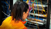 Fibra ottica, cresce la connettività. Ma 3,6 milioni di civici resteranno senza fino al 2030