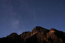 Avgusta tako sončni kot lunin mrk, meteorski roj Perzeidov in dobre razmere za opazovanje planetov