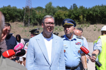 ŽENA VUČIĆU REKLA DA NEMA POSAO JER JE BOŠNJAKINJA Predsednik: Nemojte da mi delite ljude po verskoj pripadnosti, za mene su svi građani! Proverićemo sve