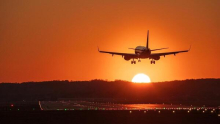 Nizkocenovnim letalskim prevoznikom grozi zlom. Bo ostal le Ryanair?