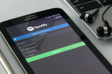 Spotify dosegel 300 milijonov naročnikov in spreminja pravila za brezplačne uporabnike